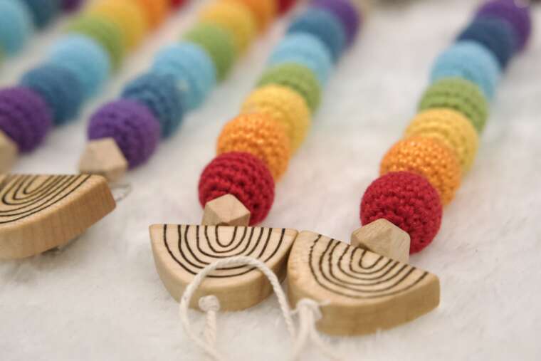 Regenbogen Schnullerkette – Bild 6